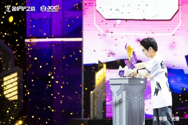 加入金铲铲俱乐部，玩转LOL！