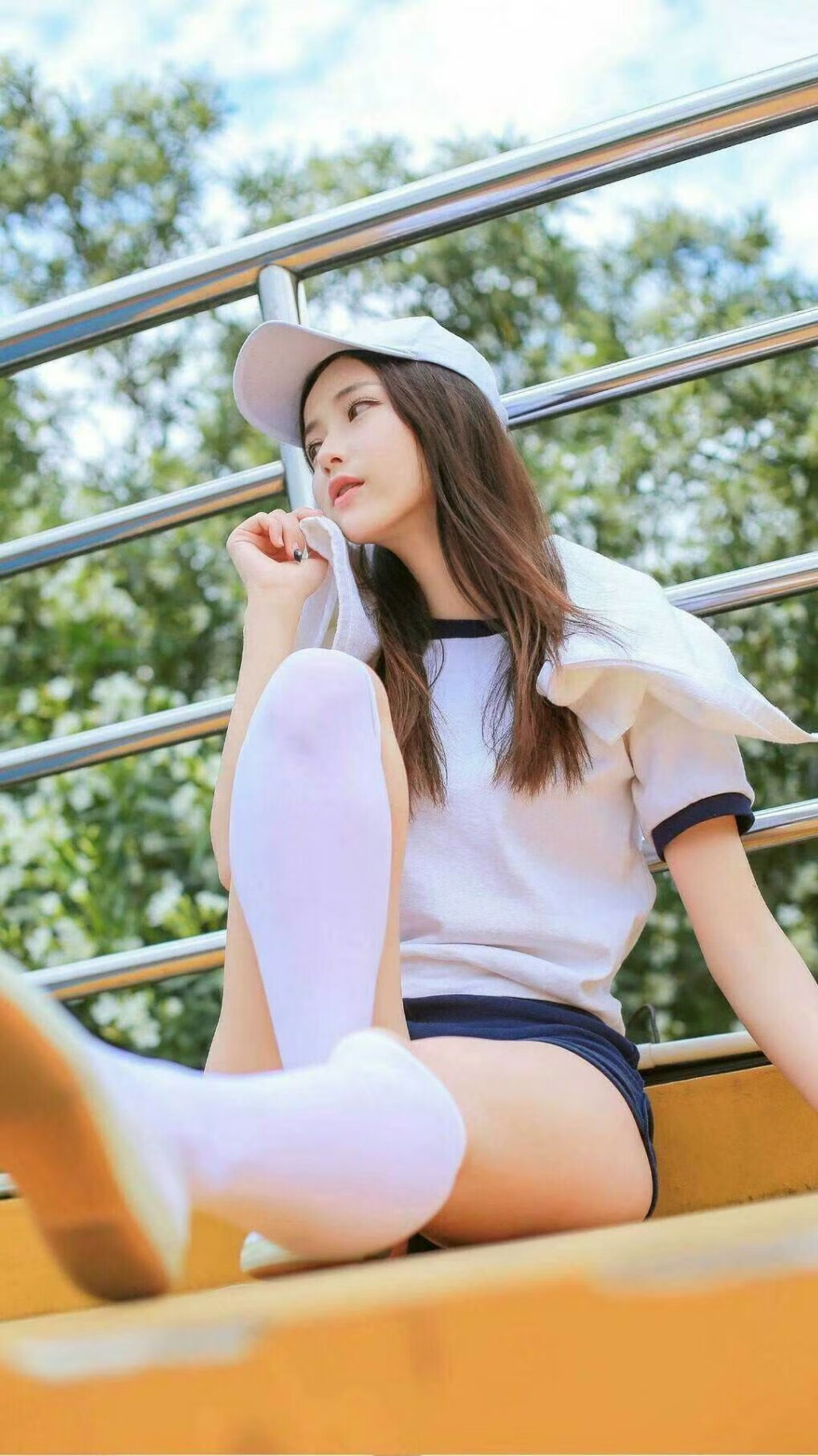 "周公解梦：梦见伴侣出轨的心理学解析"